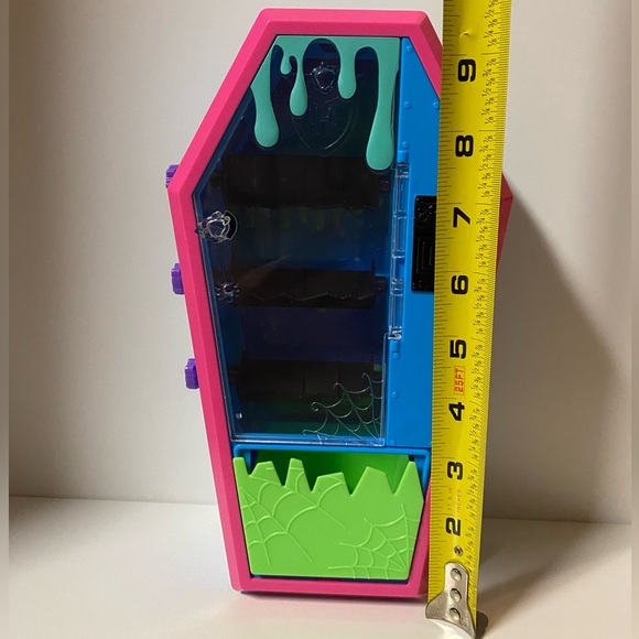 Monster High Student Lounge Vending Machine Bundle Couch / Sofa 2022 Furniture - Picture 2 of 12